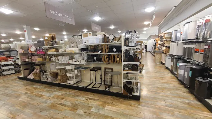 T.J. Maxx & HomeGoods 4