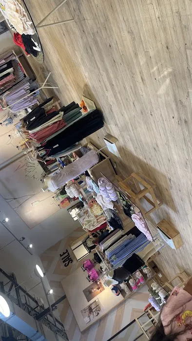 Urban Outfitters 9