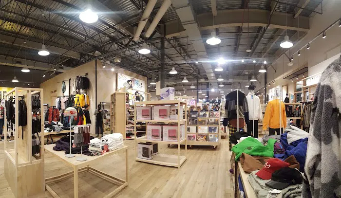 Urban Outfitters 8