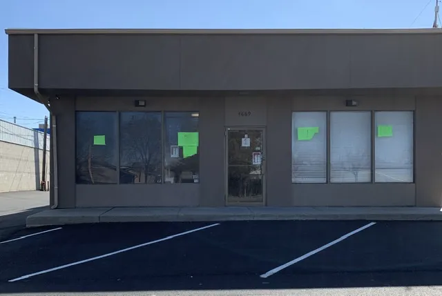 Andrade's Discount Store 4