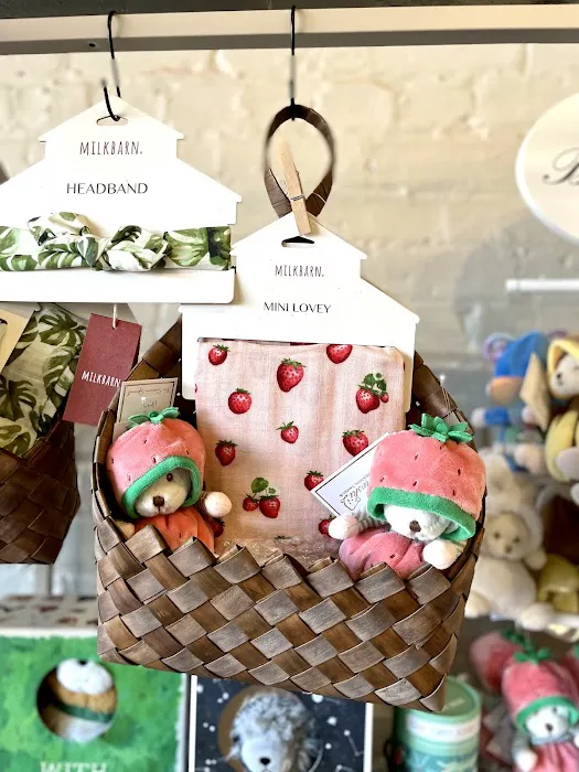 Nella Roo's Boutique 9