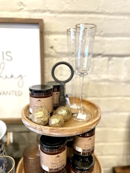 Nella Roo's Boutique 6