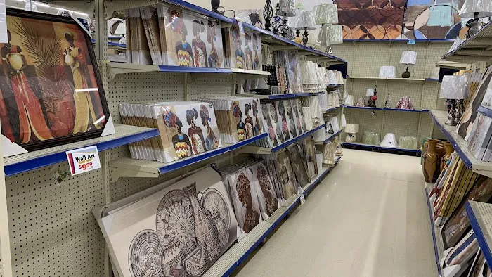 Roses Discount Store 4