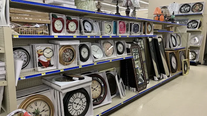 Roses Discount Store 5