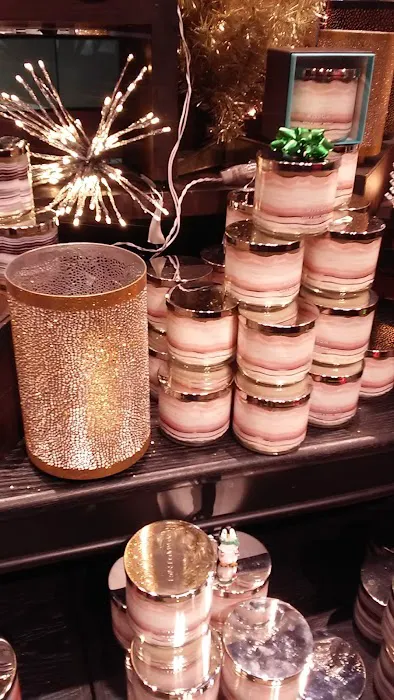 The White Barn Candle Co. 6