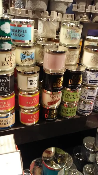 The White Barn Candle Co. 8