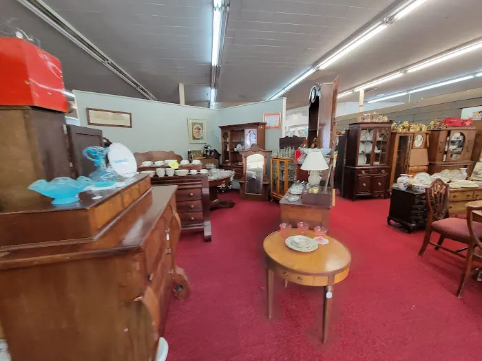 Lou's Antique Mall 1