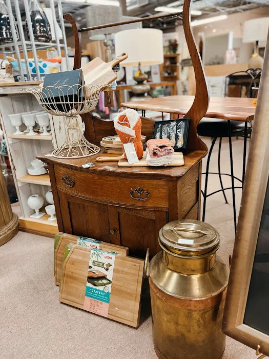 Dan River Antiques 0