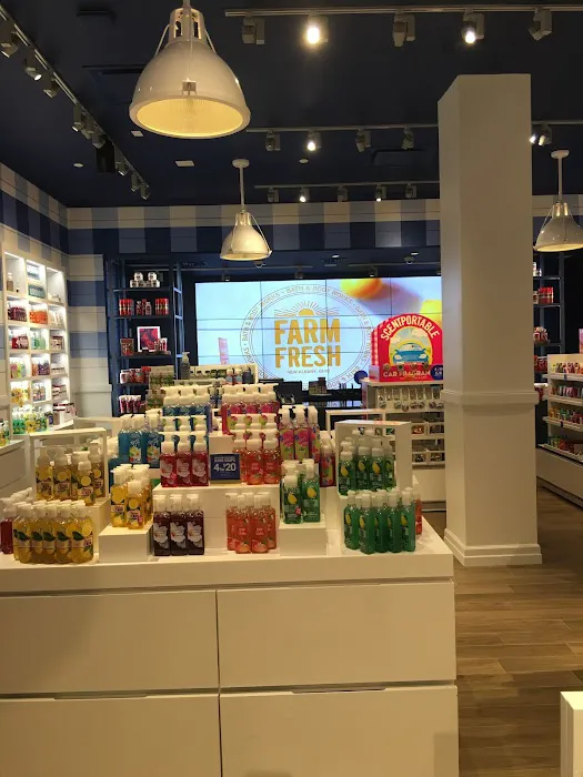 Bath & Body Works 1