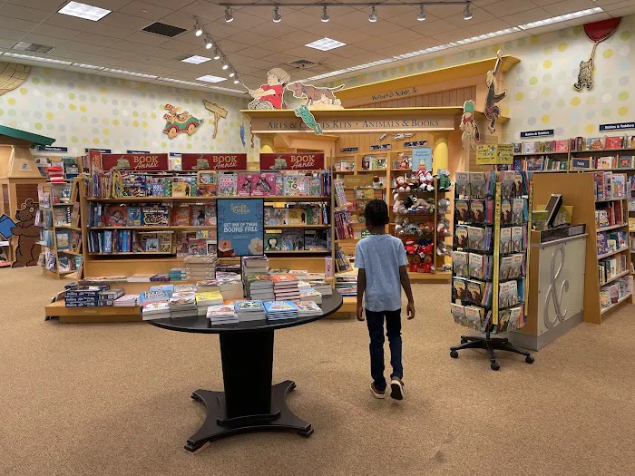 Barnes & Noble 3