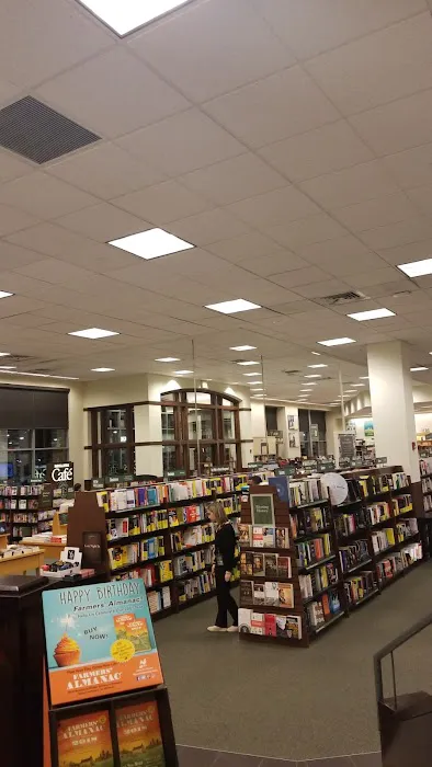 Barnes & Noble 9
