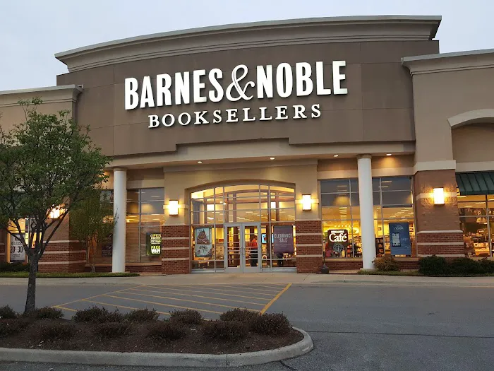 Barnes & Noble 8