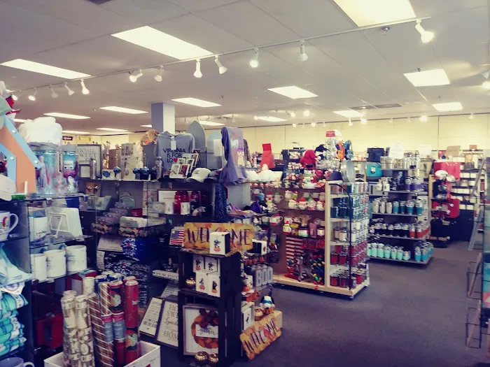 Dee's Hallmark Shop 7