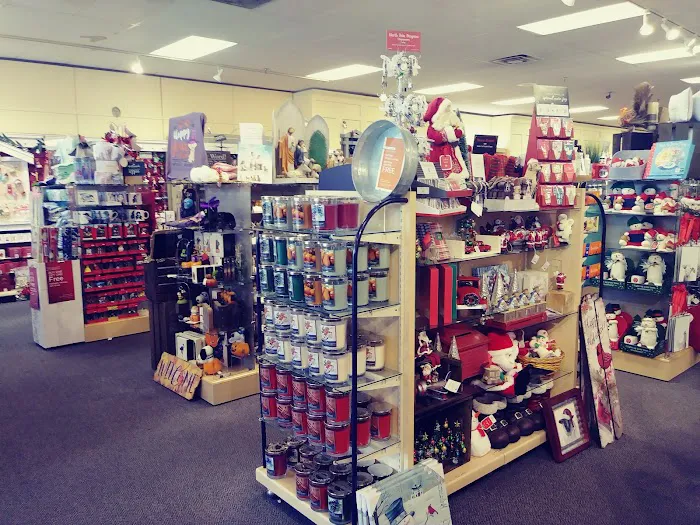 Dee's Hallmark Shop 6