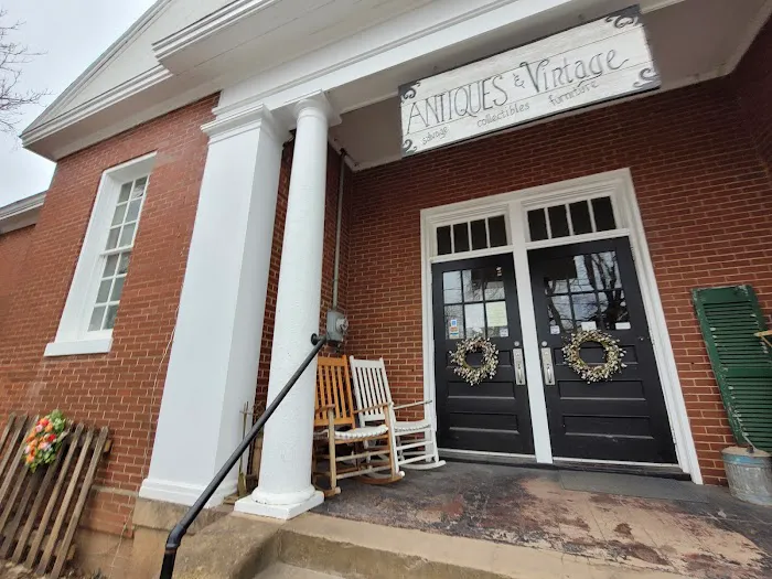 Peddler Antiques Mall 8