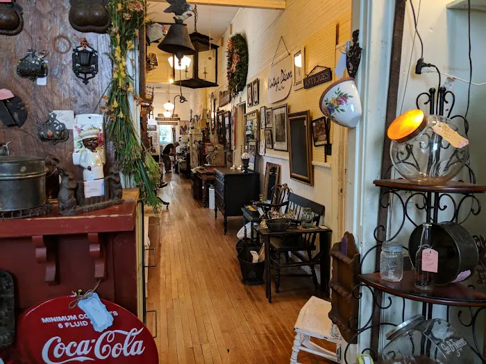 Peddler Antiques Mall 9