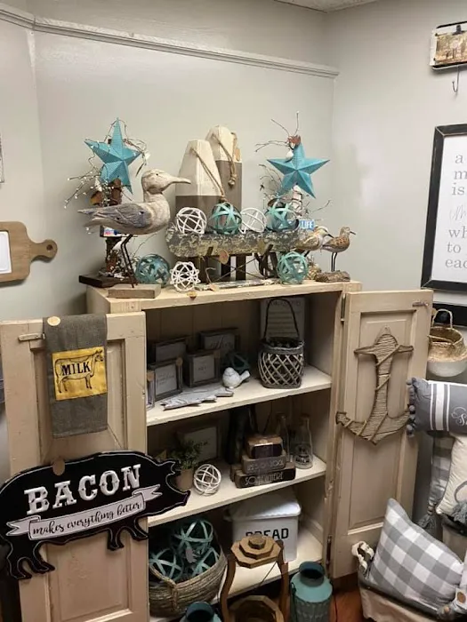 Nannys Prims and Decor 2
