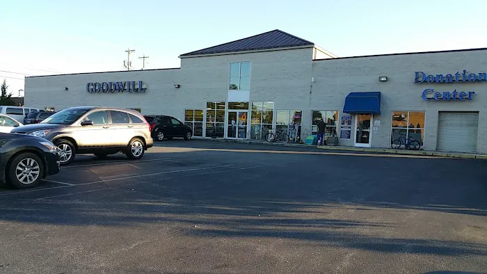 Goodwill Store and Donation Center 5