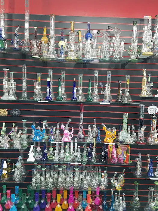 Ronnie's Huff & Puff Smoke Shop 1