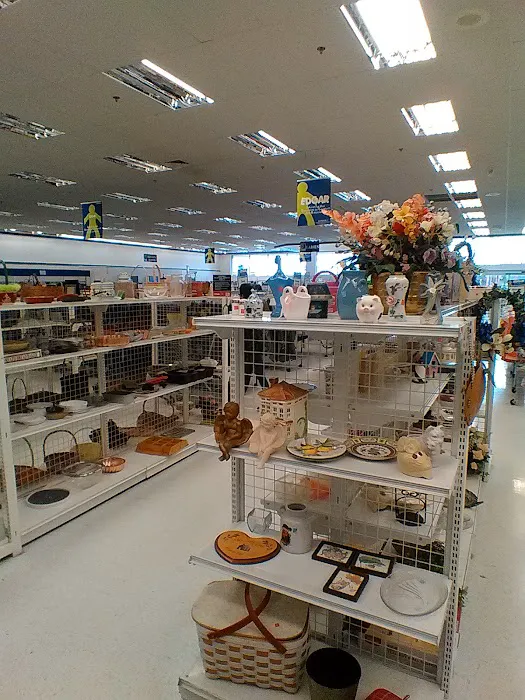 Goodwill Store and Donation Center 5