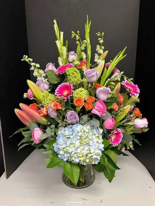 Buds & Blooms 0
