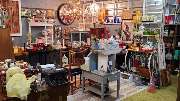3rd Street Antiques 3