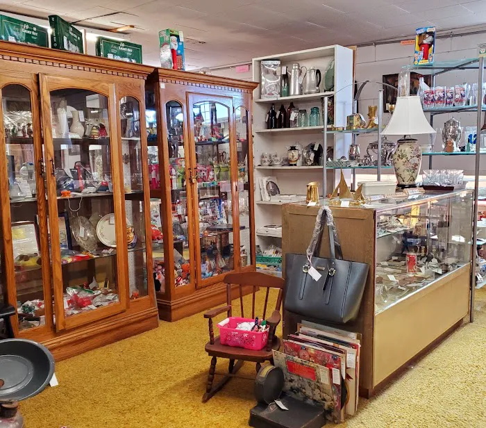 3rd Street Antiques 1