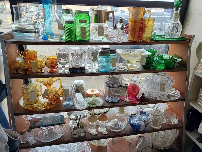 3rd Street Antiques 2