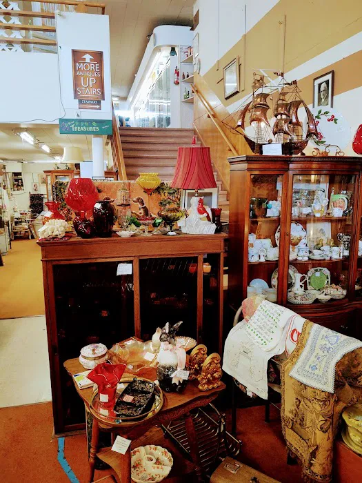 Pioneer Antique Mall 6