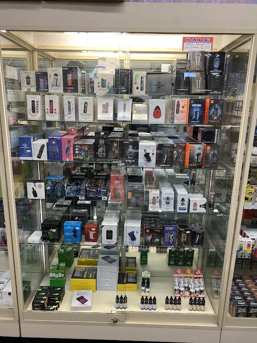 Chief Cottonmouth Smoke Shop 4
