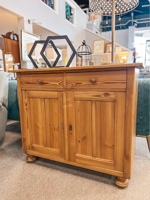 Petersons' Consigning Design 5