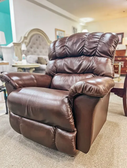 Petersons' Consigning Design 3