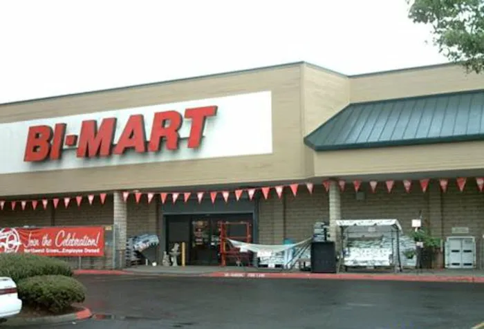 Bi-Mart Membership Discount Stores 3