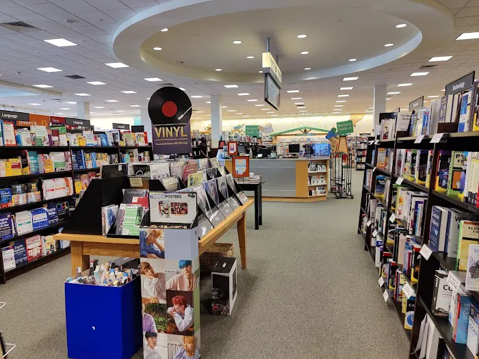 Barnes & Noble 6