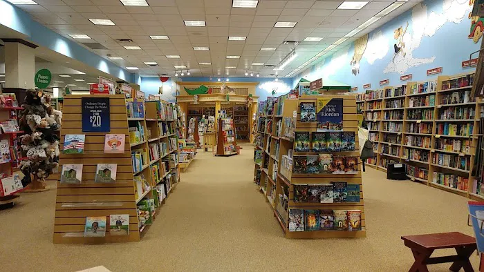 Barnes & Noble 6