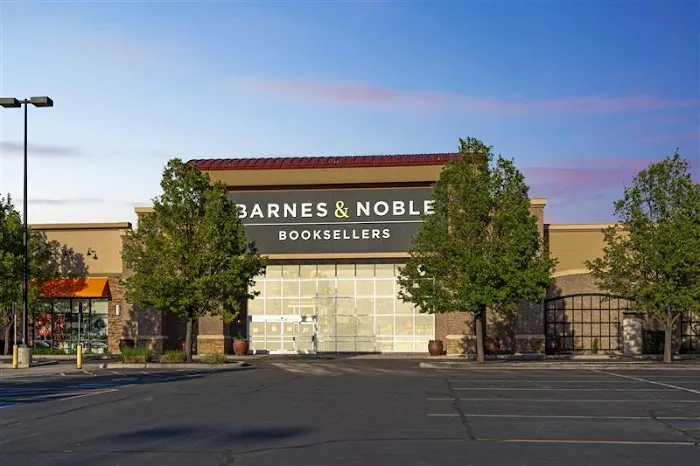 Barnes & Noble 9