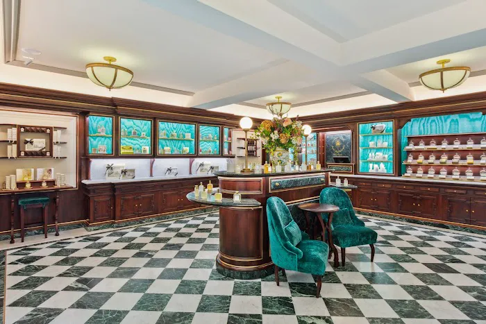 Officina Profumo-Farmaceutica di Santa Maria Novella 6