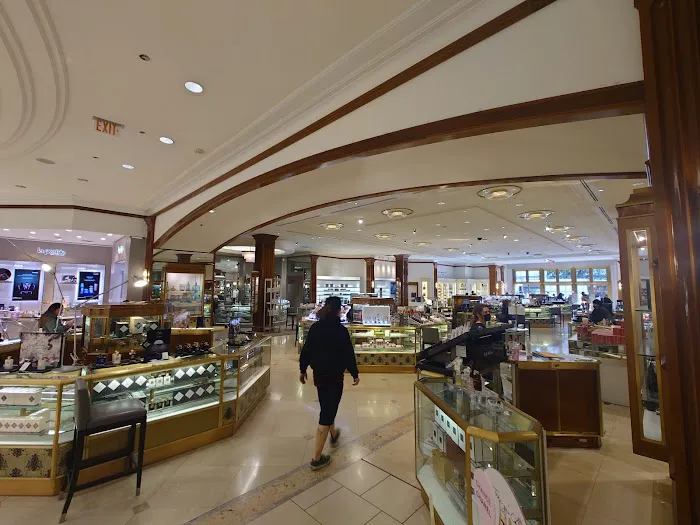Saks Fifth Avenue 2
