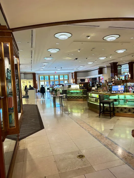Saks Fifth Avenue 8