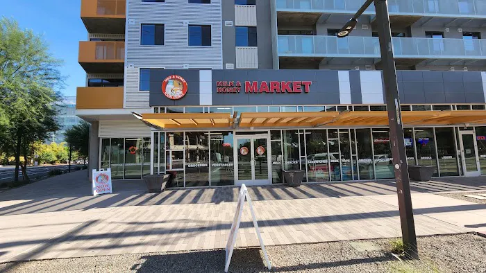 Milk and Honey Market of Phoenix 0