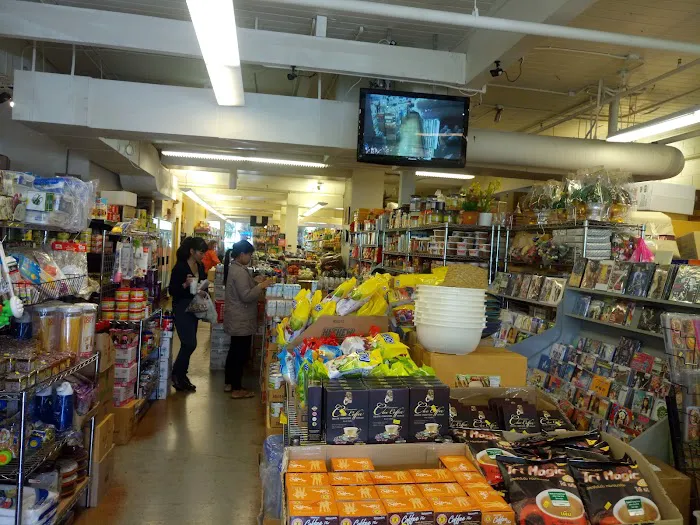 Lily Market 9
