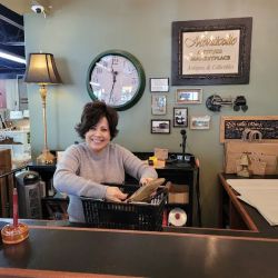 Monticello Antique Marketplace ico