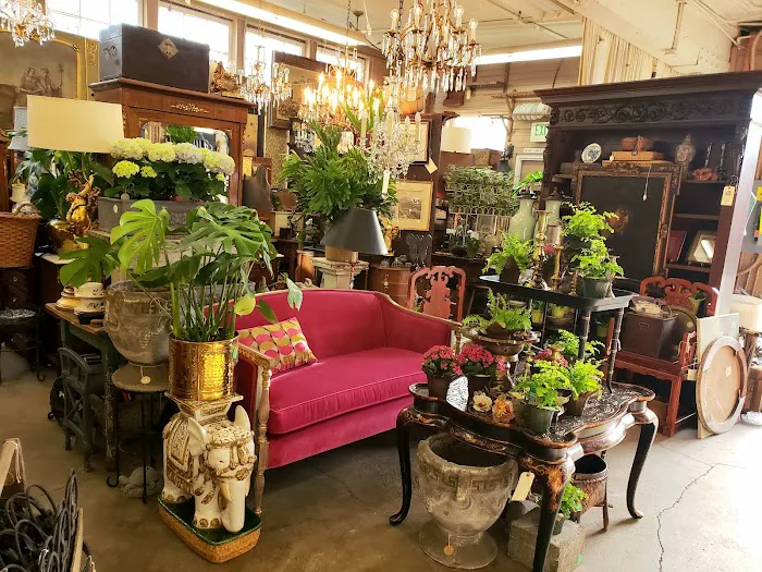 Monticello Antique Marketplace 8