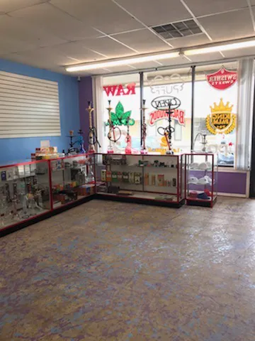 Walker Convenience Store/Momo heaven 3