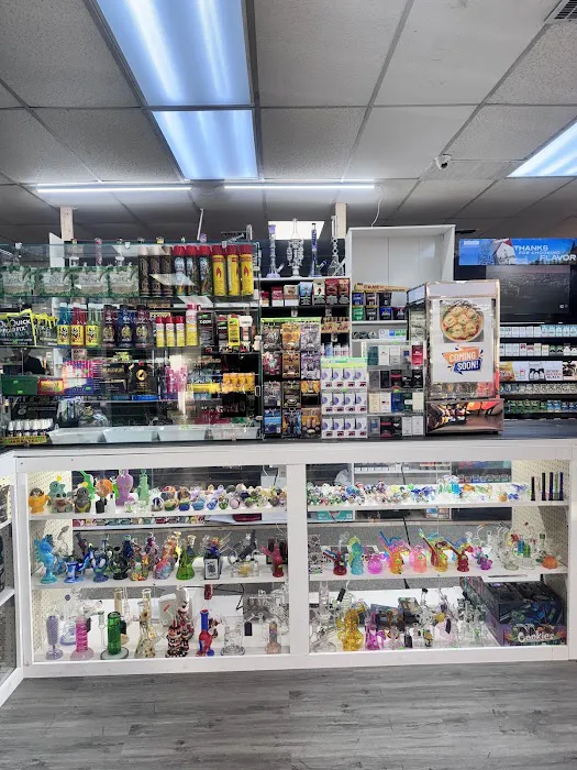 Walker Convenience Store/Momo heaven 8