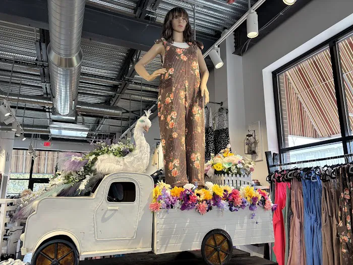 Lissy Bee's Boutique 9
