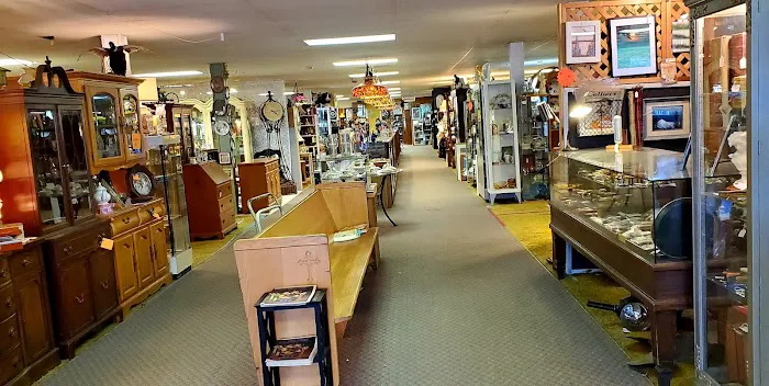 South Tacoma Antique Mall 4