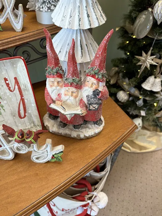 PrissEllie's Gifts and Decor 4