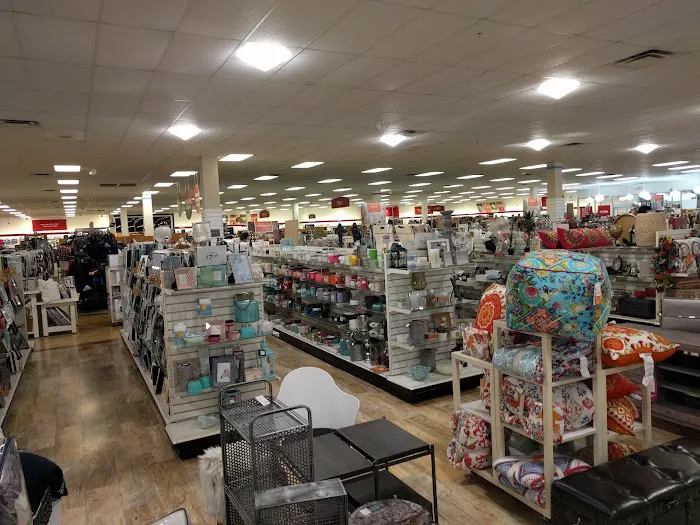 T.J. Maxx & HomeGoods 1