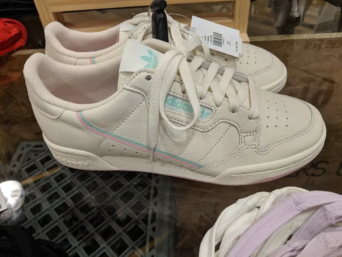 Urban Outfitters 0